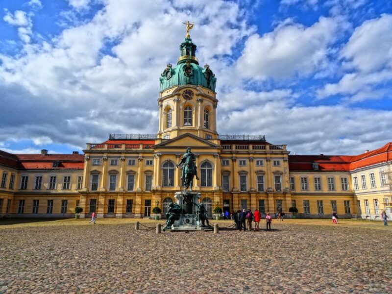 Berlin: Private Christmas Market Tour - Key Points