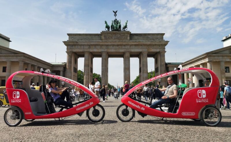 Berlin: Private Guided E-Rickshaw Tour - Photo Stops and Local Experiences
