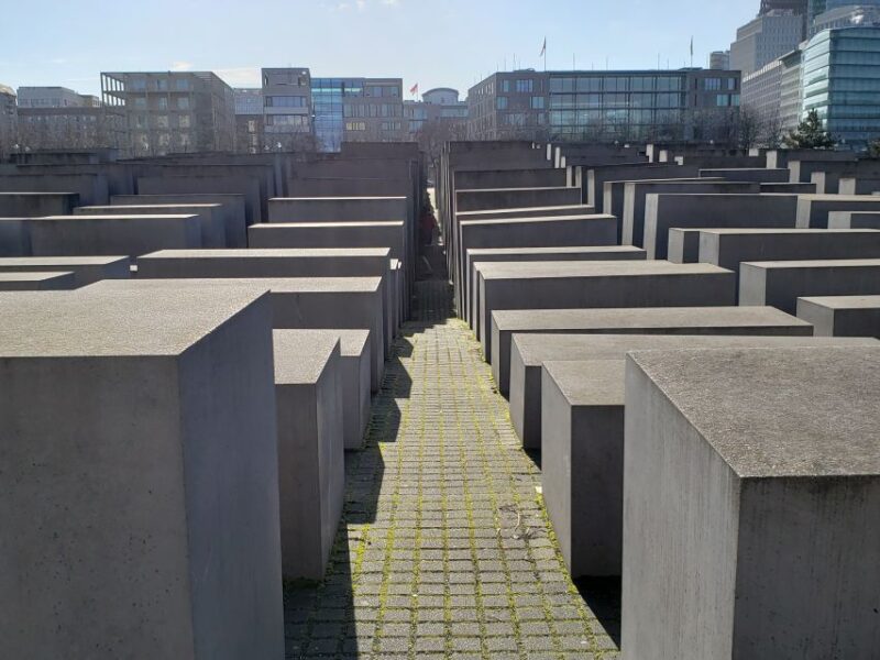 Berlin: Private Rally Through the City Center of Berlin - Itinerary and Highlights