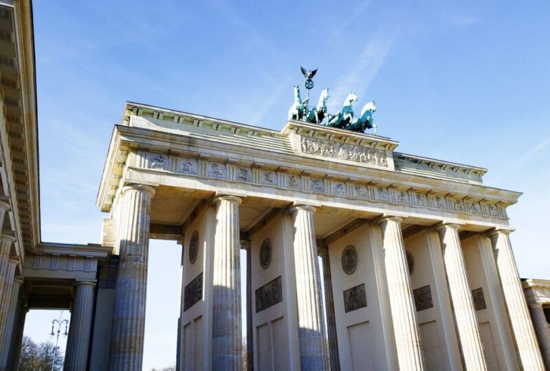 Berlin: Private Rally Through the City Center of Berlin - Tour Experience