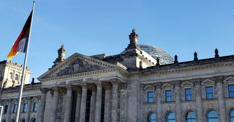 Berlin: Private Tour of Government District With Glass Dome - Exploring Brandenburg Gate