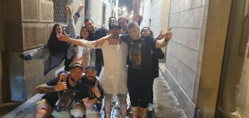 Berlin: Pub Crawl With Skip-The-Line Club Entry - Iconic Venue Visits