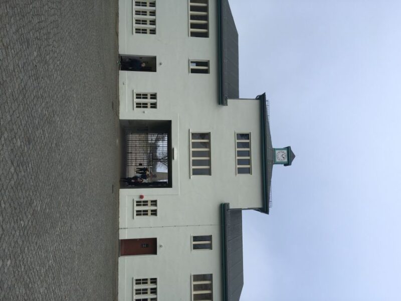 Berlin: Sachsenhausen Concentration Camp Guided Tour - Duration and Group Size