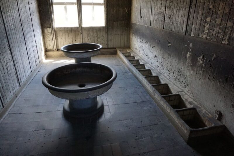 Berlin: Sachsenhausen Concentration Camp Memorial Tour - Key Highlights