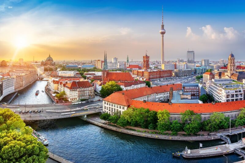 Berlin: Scavenger Hunt Self-Guided Tour - Customer Ratings and Feedback