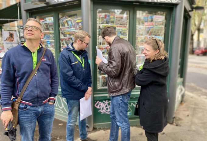 Berlin: Scavenger Hunt, Sightseeing & Outdoor Escape Game - Solving Riddles and Clues