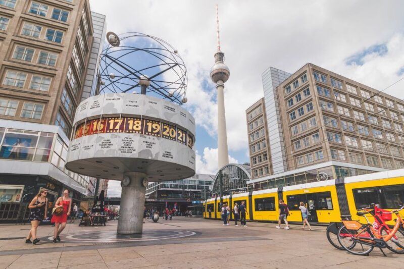 Berlin: Self-Guided Tour of Over 100 Sights - Photography and Connectivity