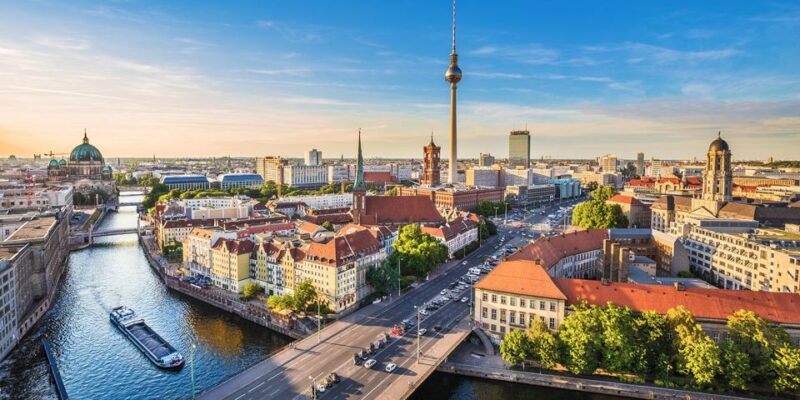 Berlin: Self-Guided Walking Tour in Mitte With Quiz Game - Pricing and Booking