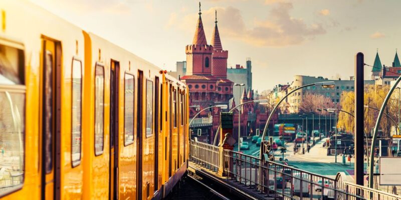 Berlin: Self-Guided Walking Tour in Mitte With Quiz Game - Key Landmarks