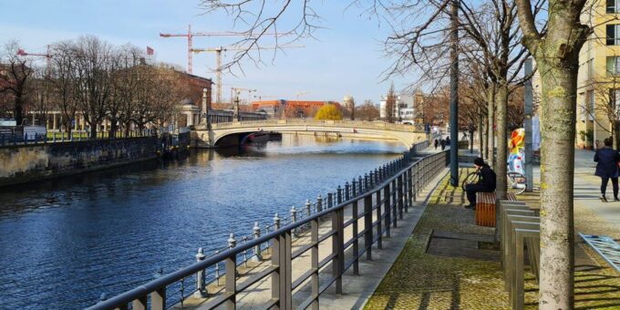 Berlin: Self-Guided Walking Tour in Mitte With Quiz Game - Customer Ratings