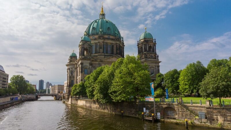 Berlin: Self Guided Walking Tour With Riddle & Quiz Game - Experience Highlights