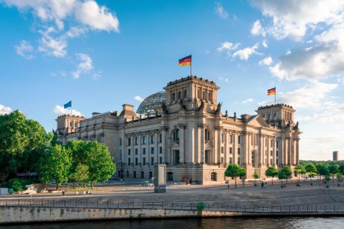 Berlin: Sights and Highlights Bike Tour With a Local Guide - Important Tour Information