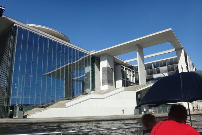 Berlin Sightseeing Boat Tour on the Spree - Accessibility Considerations