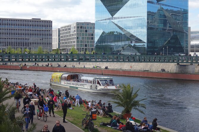 Berlin Sightseeing Boat Tour on the Spree - Enhancing Your Sightseeing Experience