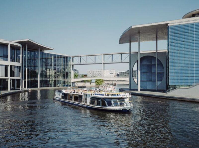 Berlin: Sightseeing Cruise From Berlin Main Station - Key Points