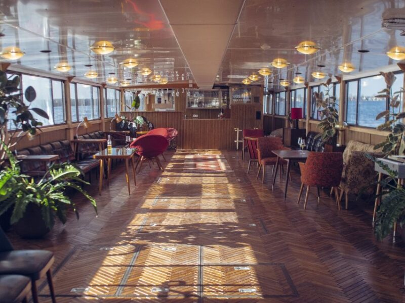 Berlin: Sightseeing Cruise From Berlin Main Station - Sights Along the Spree River
