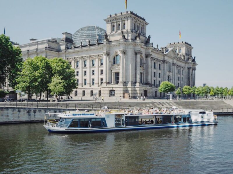 Berlin: Sightseeing Cruise From Berlin Main Station - Architectural and Landmark Highlights