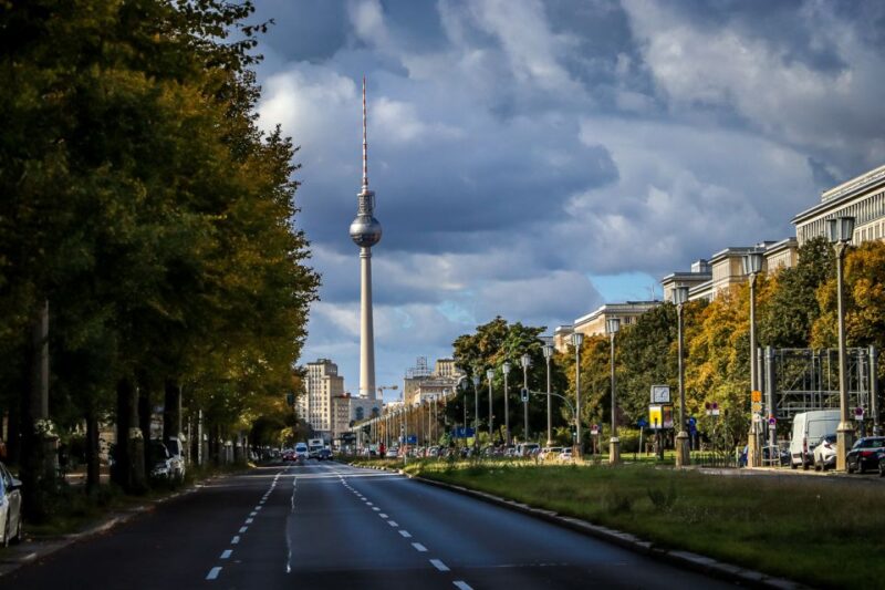 Berlin: Small Group Walking Tour - Experience Highlights