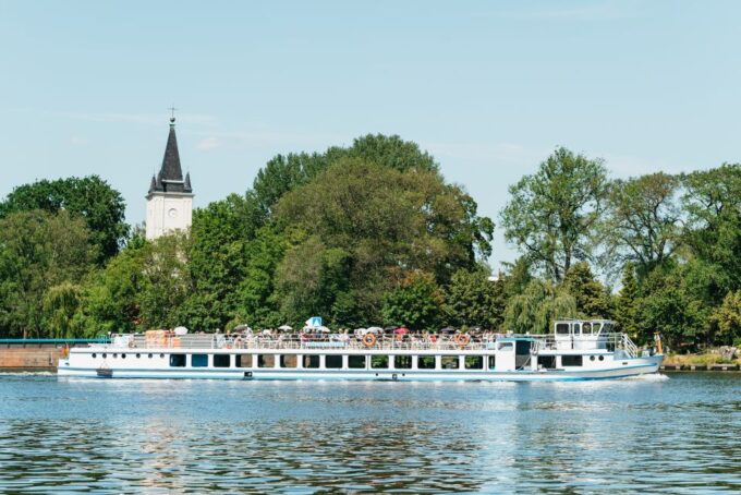Berlin: Spree Boat Tour to Müggelsee - Customer Ratings