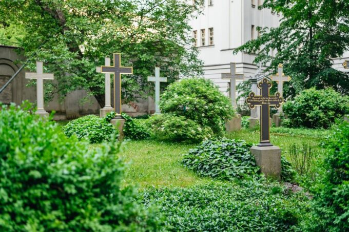 Berlin: The Dark Side of The Capital Tour - Encounter Eerie Figures