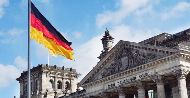 Berlin: Tour With Private Guide - Experience Highlights