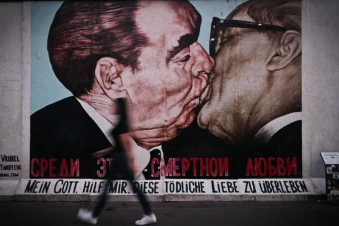 Berlin: Tour With Private Guide - Tailored Itinerary