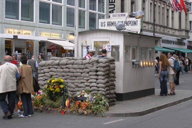 Berlin Wall: City Tour of Divided Germany - Key Points