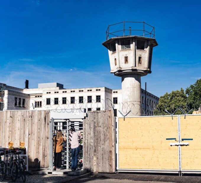 Berlin Wall & Cold War: Personal Life Stories Private Tour - Frequently Asked Questions