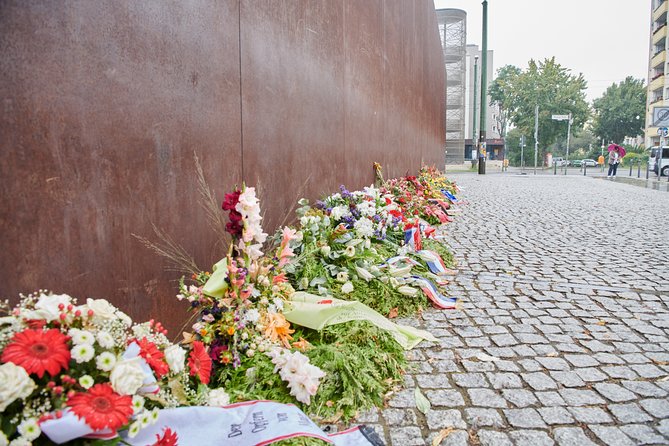 Berlin Wall & Cold War: Private Eye-Witness Black Van Half Day Tour - The Private Black Van