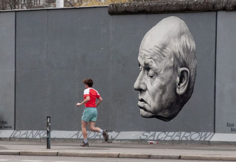 Berlin Wall East Side Gallery In-App Walking Tour - Meeting Point and Requirements