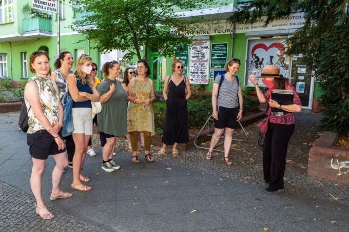 Berlin Wall: Small Group Guided Tour - Celebrating at Gleim Tunnel