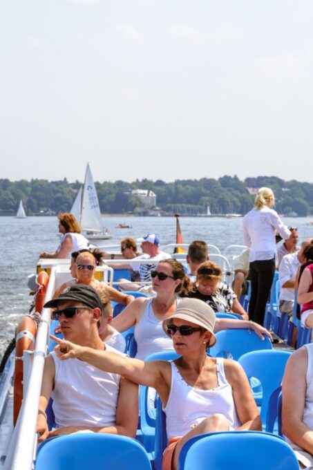Berlin: World Heritage Cruise to Potsdam - Scenic Route and Landmarks