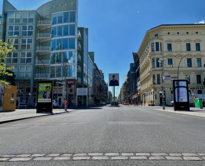 Berlin: World War II and Cold War Guided Walking Tour - Inclusions and Customer Feedback