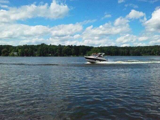 Berlin:Guided South Berlin Yacht Tour With Swim Stop (Relax) - Activity Options
