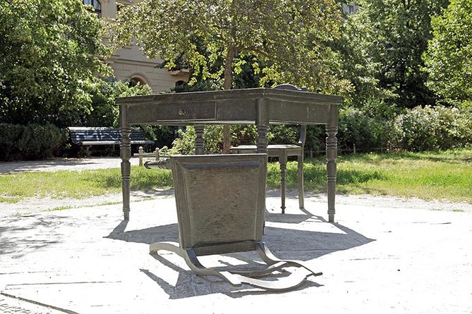 Berlins Infamous Third Reich Sites Half-Day Walking Tour - Inclusions and Exclusions