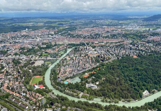 Bern: Exclusive Helicopter-Tour for 4 Over the Swiss Capital - Sightseeing of Landmarks