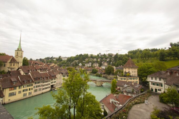 Bern: Express Walk With a Local in 60 Minutes - Immerse in Berns Unique Essence