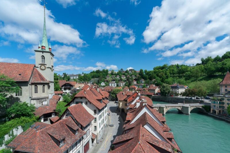 Bern: First Discovery Walk and Reading Walking Tour - Discovering Hidden Gems