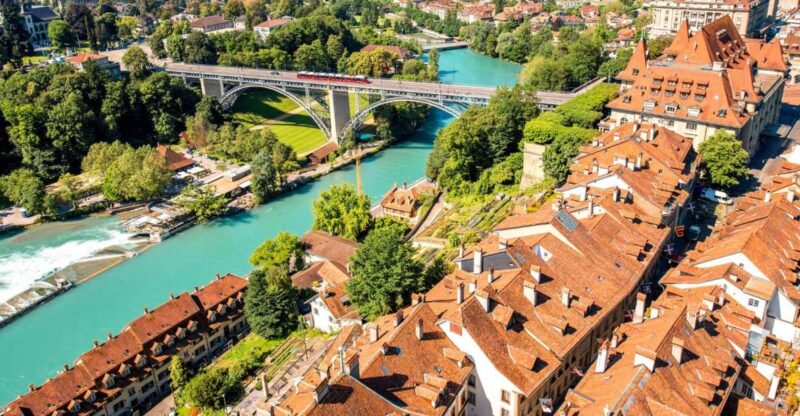 Bern: Highlights & Hidden Gems Guided Tour in a Small Group - Vibrant Atmosphere on Memorable Walking Tour