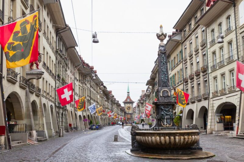 Bern Highlights Self-Guided Scavenger Hunt and Walking Tour - Exploring Key Attractions
