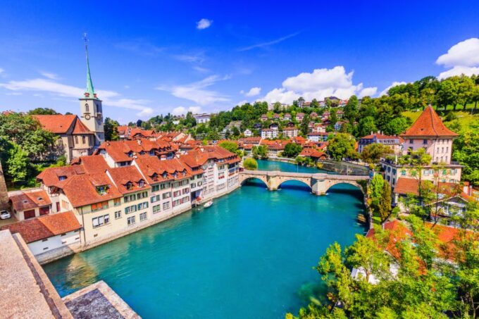 Bern Highlights Self-Guided Scavenger Hunt and Walking Tour - Suitable for Various Visitors
