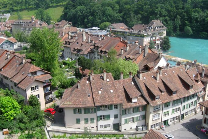 Bern Highlights Self-Guided Scavenger Hunt and Walking Tour - Tour Highlights and Duration