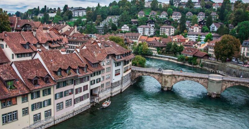 Bern Private Walking Tour - City History and Landmarks
