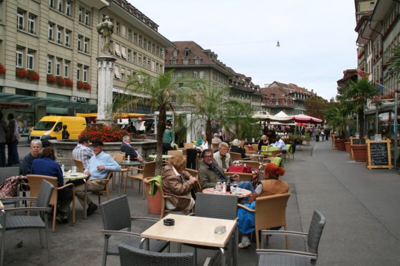 Bern: Private Walking Tour With a Local Guide - Parliament Building and Square