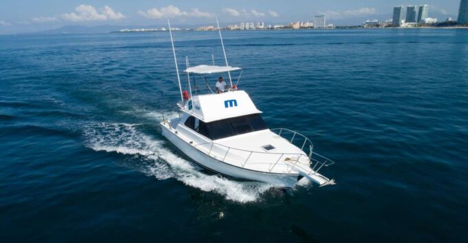 Bertram 38 Convertible Boat in Puerto & Nuevo Vallarta - Personalized and Intimate Setting