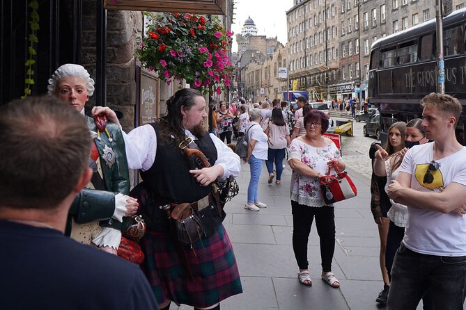 Bespoke Walking Tour of Edinburgh in Period Costume - Dress-Up Experience