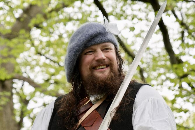 Bespoke Walking Tour of Edinburgh in Period Costume - Local Insights