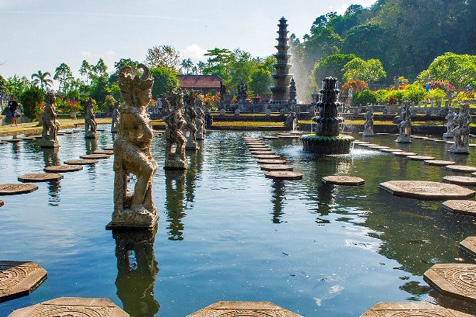 Best Capturing Moments in Bali : East Bali Tour - Indulging in Delectable Balinese Cuisine