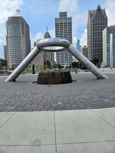 Best Detroit Walking Tour - Introduction and General Impression