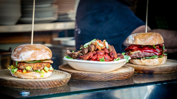 Best Food Travel Spots in London - Self-Guided Walking Tours - Historic Pubs and Taverns
